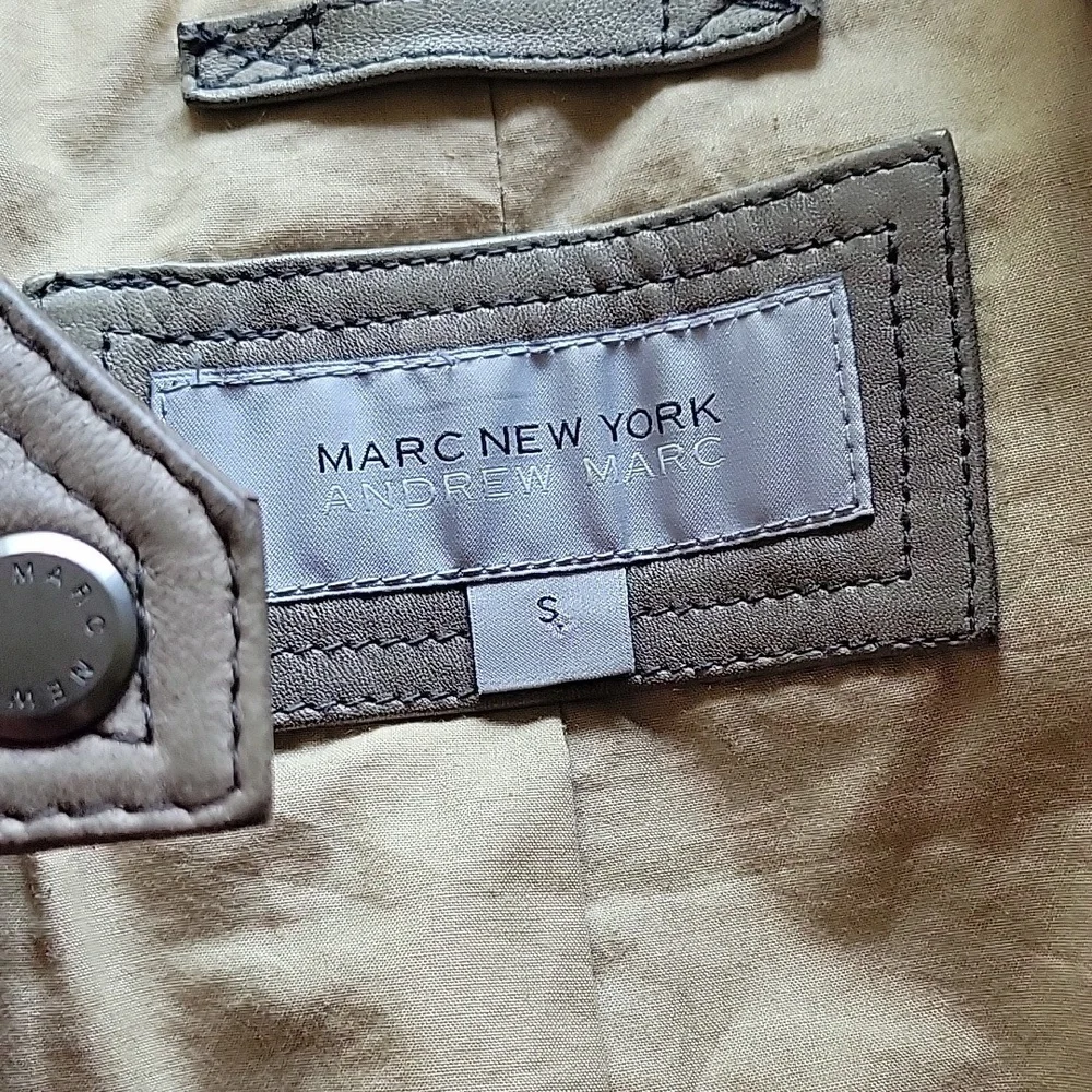Leather jacket - Picture 3 of 3